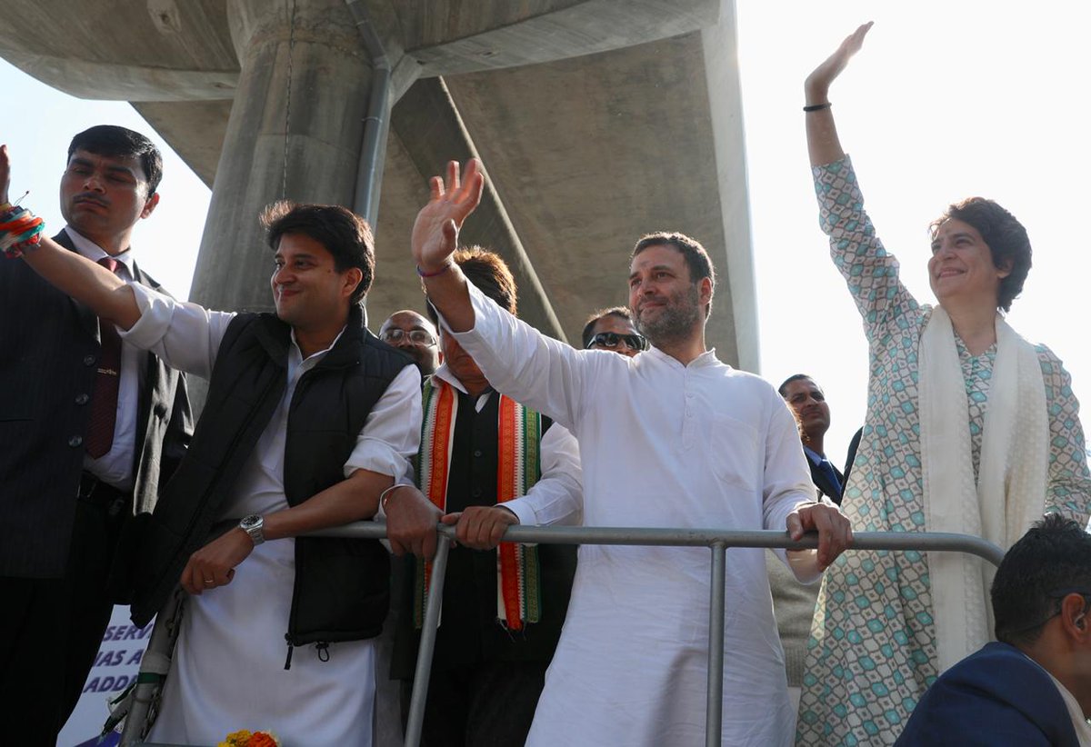 Lucknow is filled to the brim with  Congress supporters that have gathered to see Congress President <a href="/RahulGandhi/">Rahul Gandhi</a> &amp; GS Incharges UP East &amp; West <a href="/priyankagandhi/">Priyanka Gandhi Vadra</a> &amp; <a href="/JM_Scindia/">Jyotiraditya M. Scindia</a> during their roadshow. 

#NayiUmeedNayaDesh