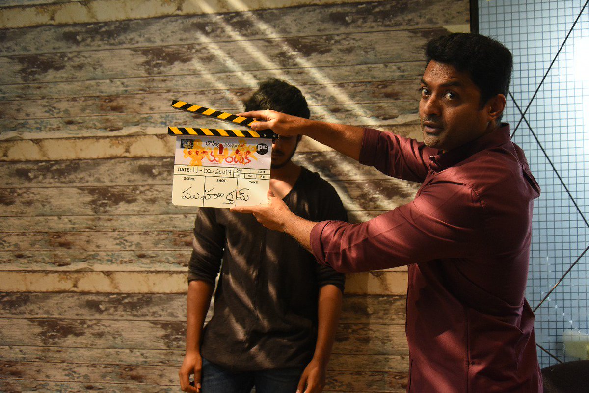 PuriConnects's tweet photo. Pics from Muhurtham of  @ActorAkashPuri's #ROMANTIC 

Hero @NANDAMURIKALYAN garu does the honours of clap

@purijagan  @Charmmeofficial #PCFilm https://t.co/qgSU6ZVzzR