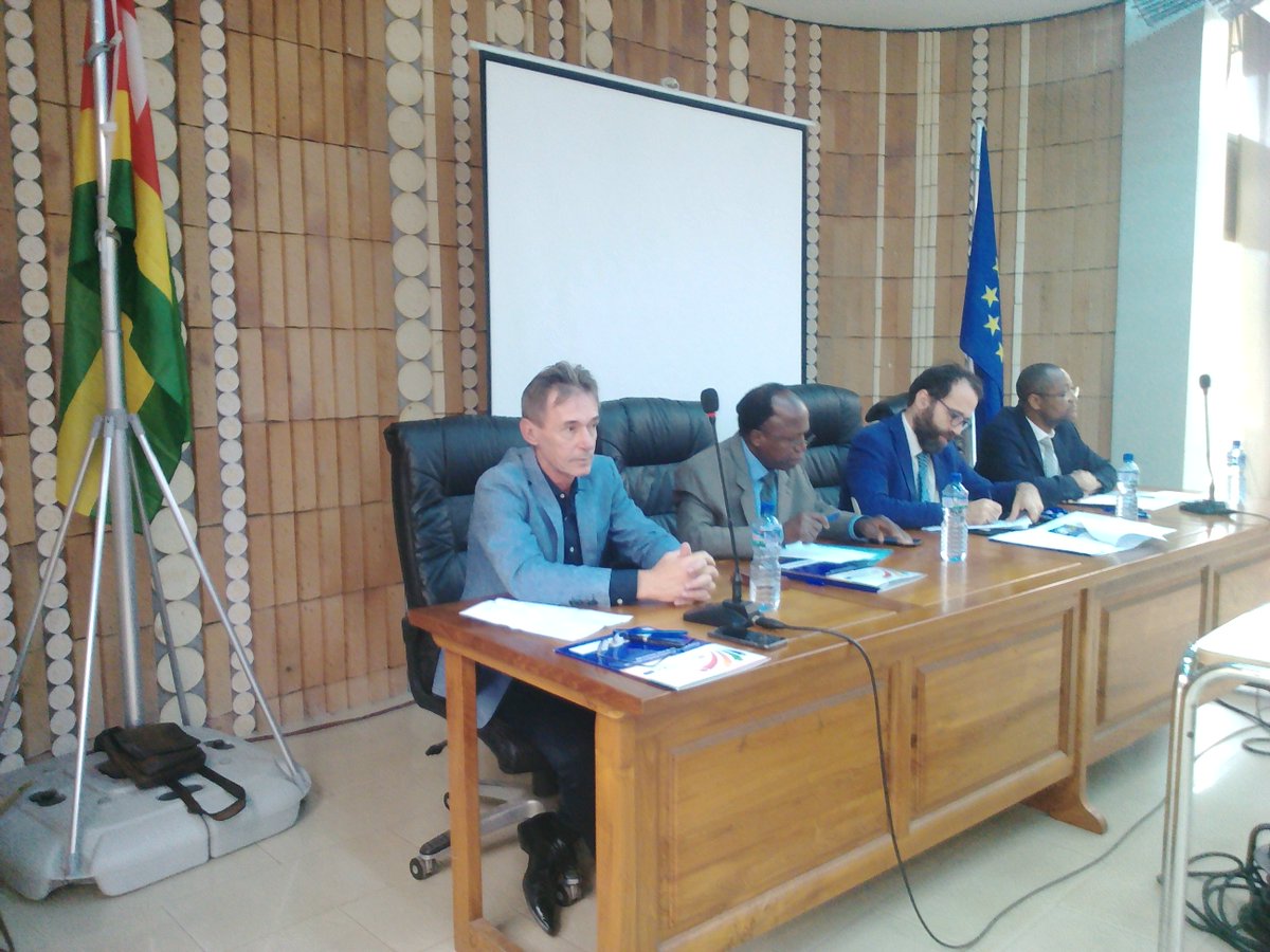 pro_cema's tweet photo. Togo : Pro-CEMA a organisé ce 08 Février 2019 du CASEF à Lomé la restitution des cartographies des OSC togolaises engagées dans les Cadres de Concertation (CC) et dans le Contrôle Citoyen de l’Action Publique/la protection et la promotion des Droits Humains (CCAP/DH). https://t.co/E1WWF2Dbm1