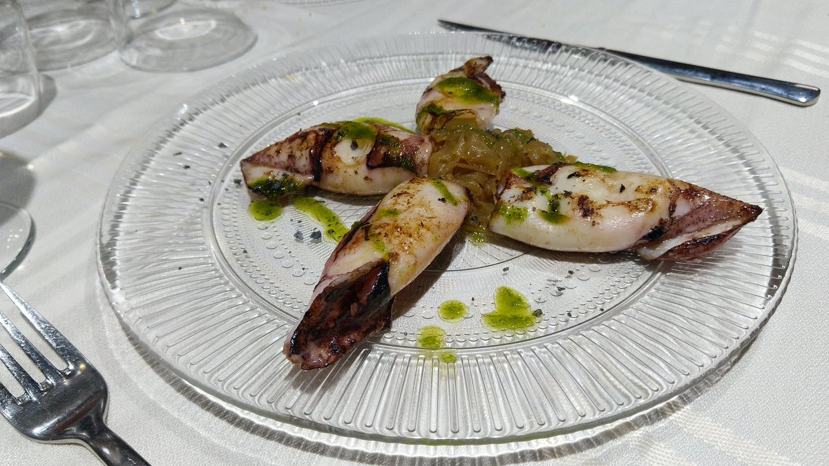 #Toledo es una ciudad que se puede disfrutar desde el paladar y hay sitios que lo hacen con mucho gusto. Gusto que se nota en el buen hacer de los platos y en lo agradable del servicio. Gracias Restaurante La Masía por atendernos tan bien. 
Recomendable.
#ToledoTeGusta