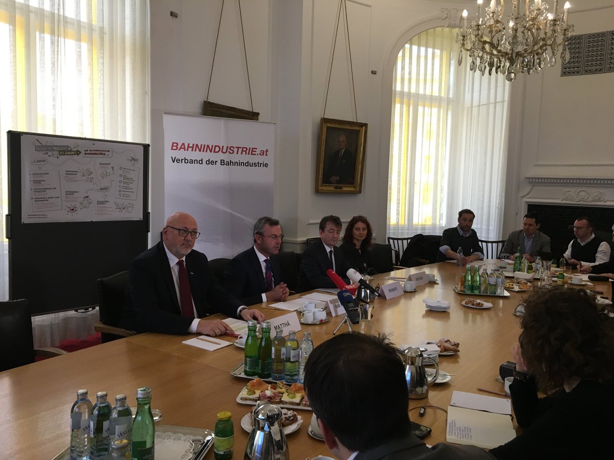 Die Jahrespressekonferenz des Verbands der Bahnindustrie hat eben  begonnen. Themen u.a. die Innovationspartnerschaft im Bundesvergabegesetz 2018 &amp; der Master-Lehrgang „Rolling Stock Engineering“ #Bahnindustrie #Innovationspartnerschaft #Fachkräfte