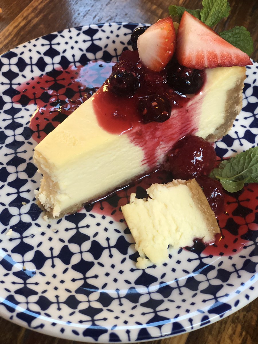 ClareBowers_'s tweet image. @LaTascaLivpool beautiful desert &amp;amp; lunch yesterday at such a beautiful restaurant. Thank you. #foodinliverpool #whatsoninliverpool #liverpoolfood #mumbossuk