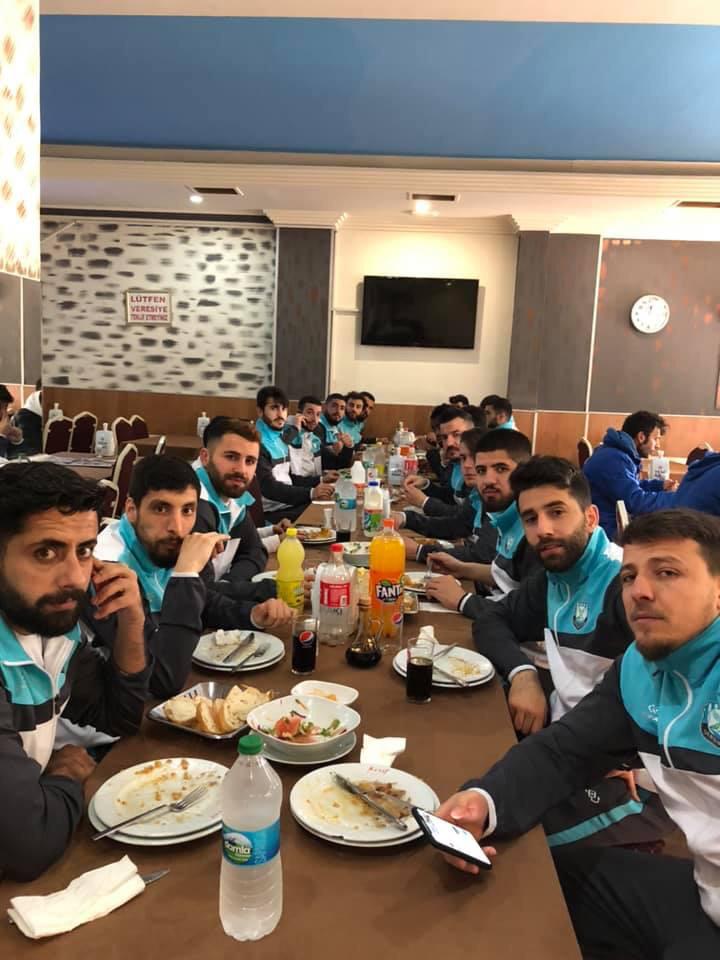 [ TEŞEKKÜR MESAJI]

Dersimsporumuzu restauranlarinda ağırlayan Sarıgazi Keyif Restauran , Haydar Şahin ve  Yaşar Yıldız'a Dersimspor Yönetim Kurulu olarak teşekkür ederiz.