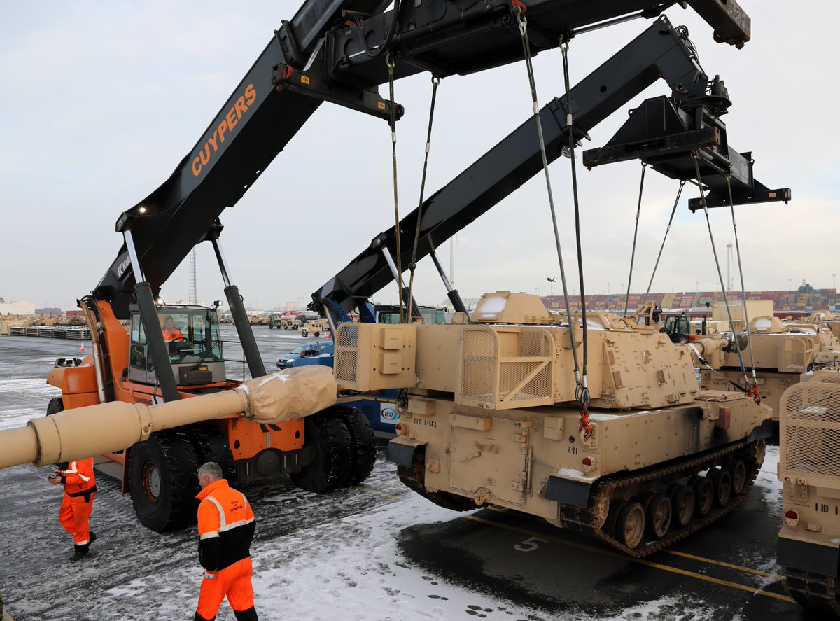 USArmyEURAF's tweet image. The 1st Infantry Division's 1st Armored Brigade Combat Team arrives in #StrongEurope in support of #AtlanticResolve. Read more at dvidshub.net/news/308576/ @FightingFirst @USArmy @US_EUCOM @NATOpress @21stTSC #FightingFirst