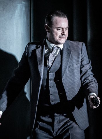 TheatreNewsWeb's tweet photo. https://t.co/H53qyDUP8a Pinter 7 #review #haroldpintertheatre @HPinterTheatre #haroldpinter #TheDumbWaiter #ASlightAche https://t.co/Bjfin5mKZa https://t.co/GCegZSQ92G