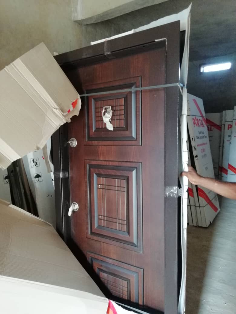 DoorsNice's tweet image. They're special doors
The frames are adjustable
They're armored 
They're also called luxury doors
they vary in fits (3fit, 4fit, 5fit)
contact for order: 08022410305
via WhatsApp: 07038422483