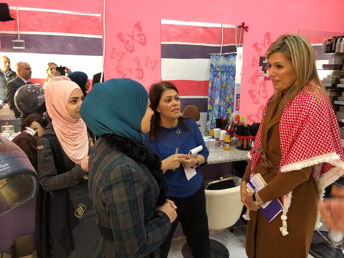 UNSGSA's tweet photo. #UNSGSA Queen Máxima was proud to meet Ms.Khaled and Ms.Najlat, two @dinarakjo agents providing #digitalfinance services to women in Zarqa, #Jordan. Their services allow thousands of unbanked women to become part of the financial system. #womenseconempowerment #genderequality https://t.co/knQCmV99id