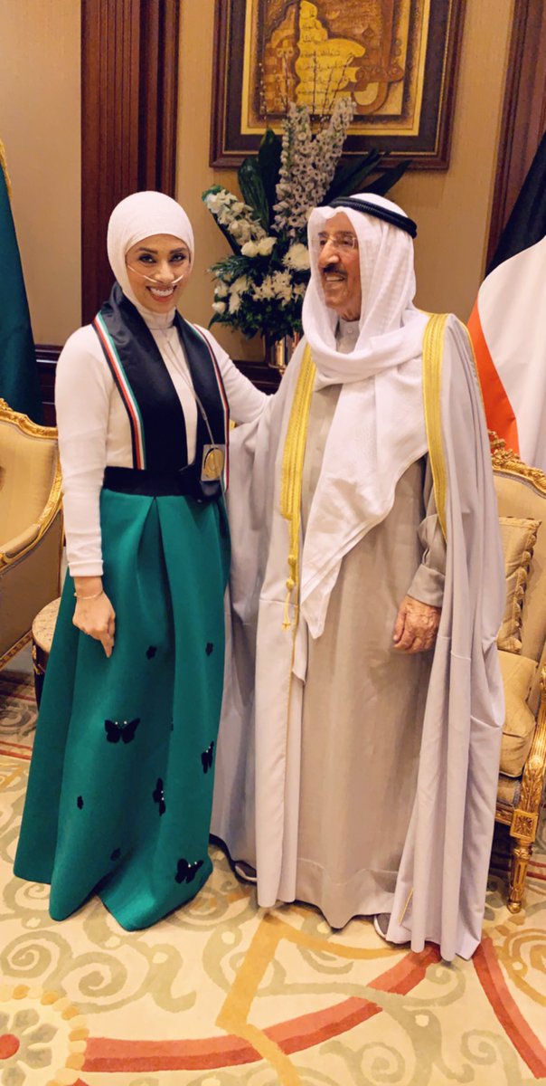 ساعة و 20دقيقه 
تسوى العمر كله
أجمل حديث
أرق مشاعر
مزيج من التواضع و الحنان
استقبلني  فيها سيدي صاحب السمو امير البلاد بابا صباح في قصر بيان 
ليزهو كتفي بوشاح الكويت للعمل الانساني 
و انال شرف لقب سفير العمل الانساني لشباب الوطن العربي 
اللهم لك الحمد على هذه النعمة 
يابلادي🇰🇼