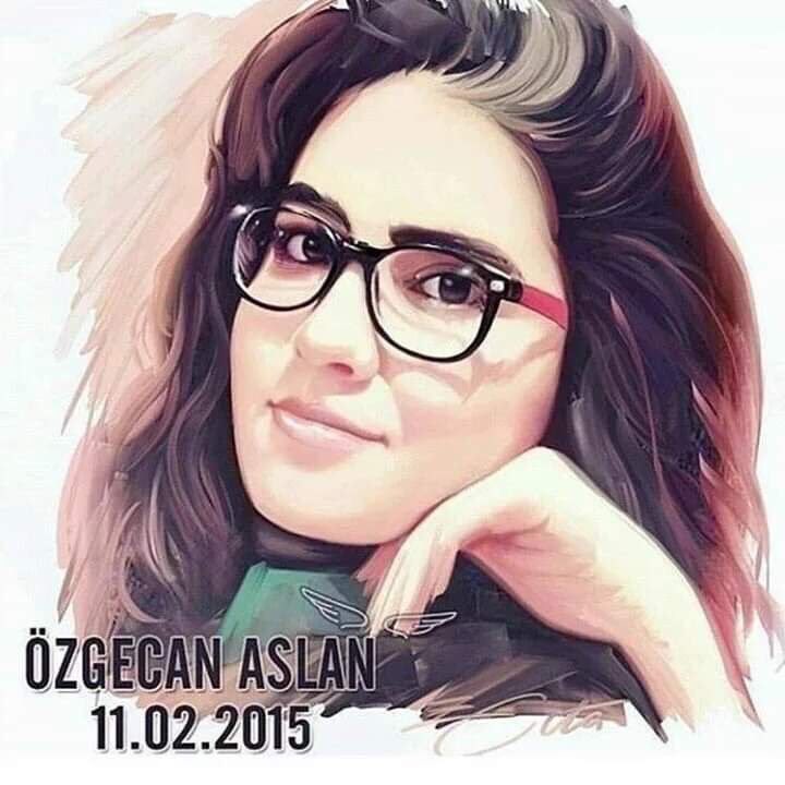 “Toprak atma meleğime” diyen bir baba. “Çok acı çekmiştir keşke kurşunla öldürselerdi” diyen bir anne. Nur içinde yat melek. Unutmayacağız🌹 #ÖzgecanAslan