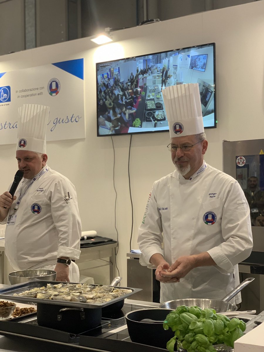 L’enogastronomia è tradizione di storia e cultura italiana.
I piatto si declinano al bello ricordando che il fulcro è il gusto.
Questo <a href="/APCI_Chef_/">APCI_Chef</a> insegna ai giovani nel cooking show a #bit2019 #bitoftaste