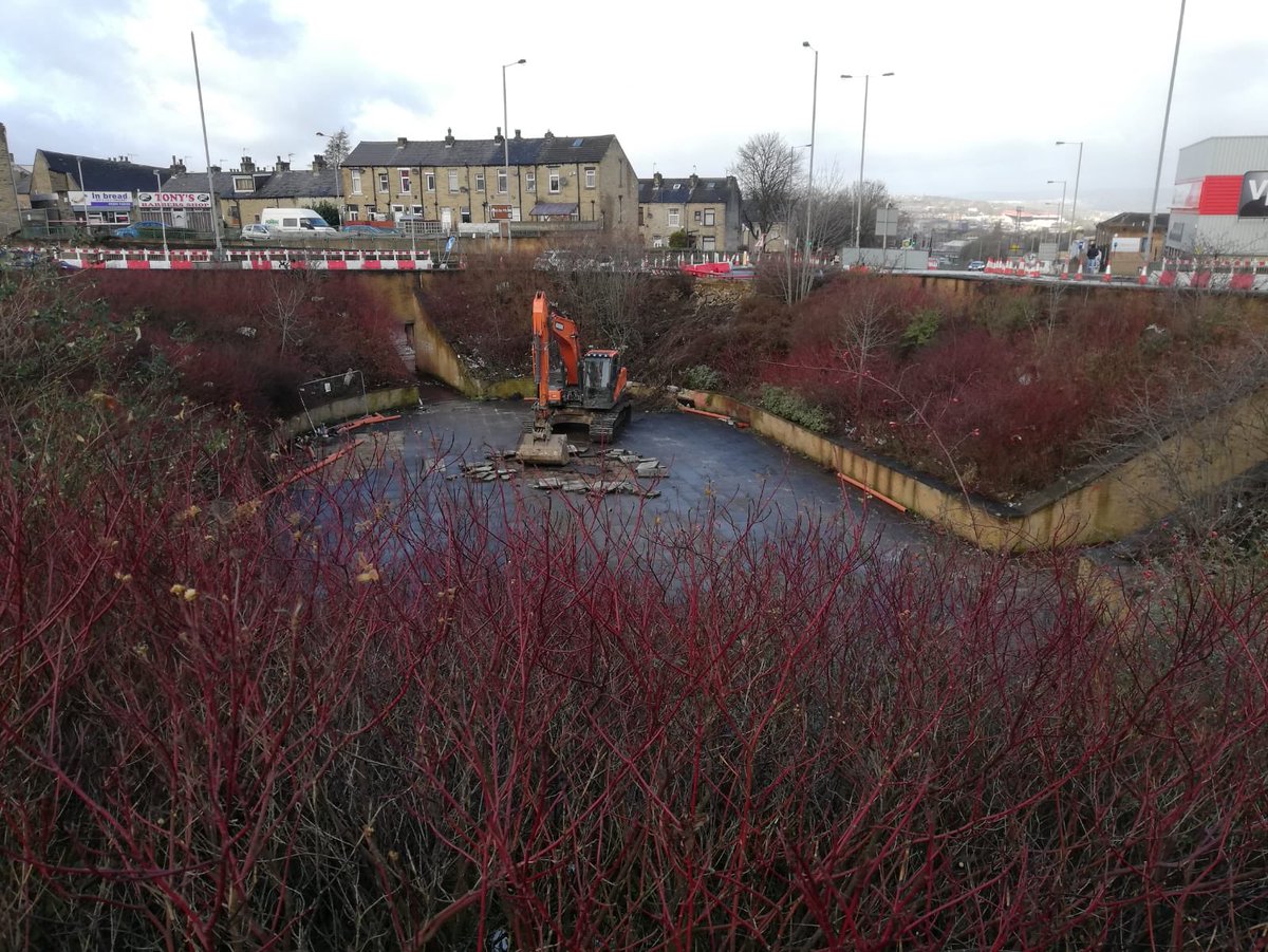 22t Excavator Dropped off on the Wakefield Road Relaingment project ready of a busy week filling