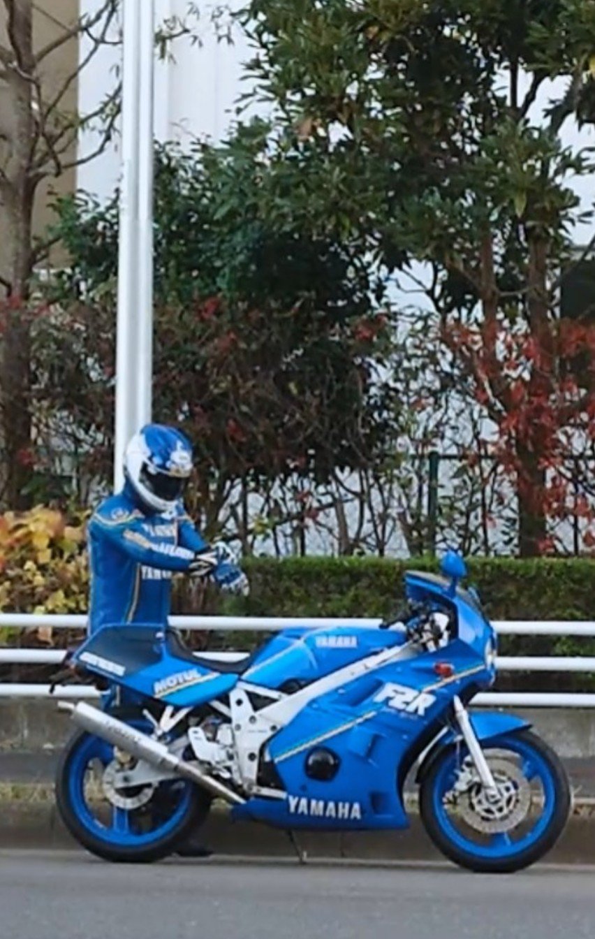 ট ইট র Ezo 公道で全身革ツナギ来てるやつがこの世で最もダサい 申し訳ございません ゞ