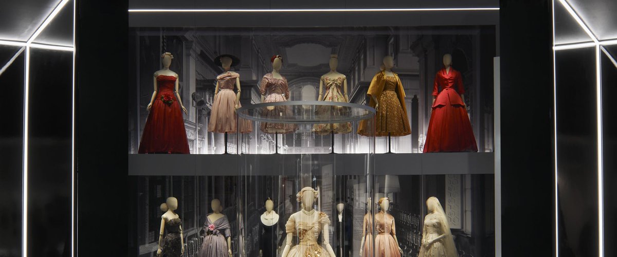 Dior diseña sueños en un museo.
ow.ly/FeWw30nEyex