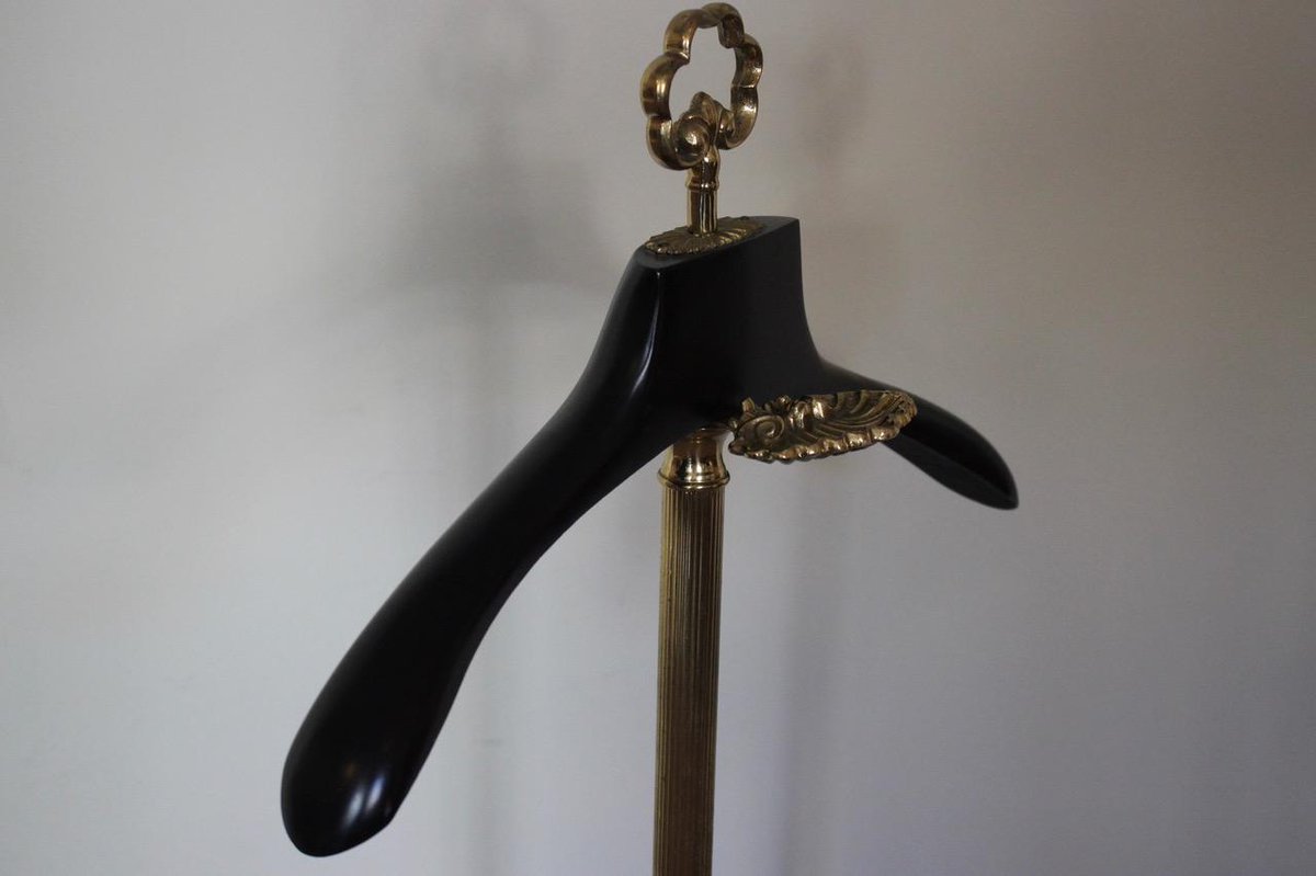 BrownriggUK's tweet photo. A very smart, circa 1960s Spanish Clothes Valet in Brass.
Read more: https://t.co/MBAejPwjJu
#clothesValet #Brassvalet #ClothesStand #antiqueValet #vintagevalet https://t.co/2RdLUutVjY