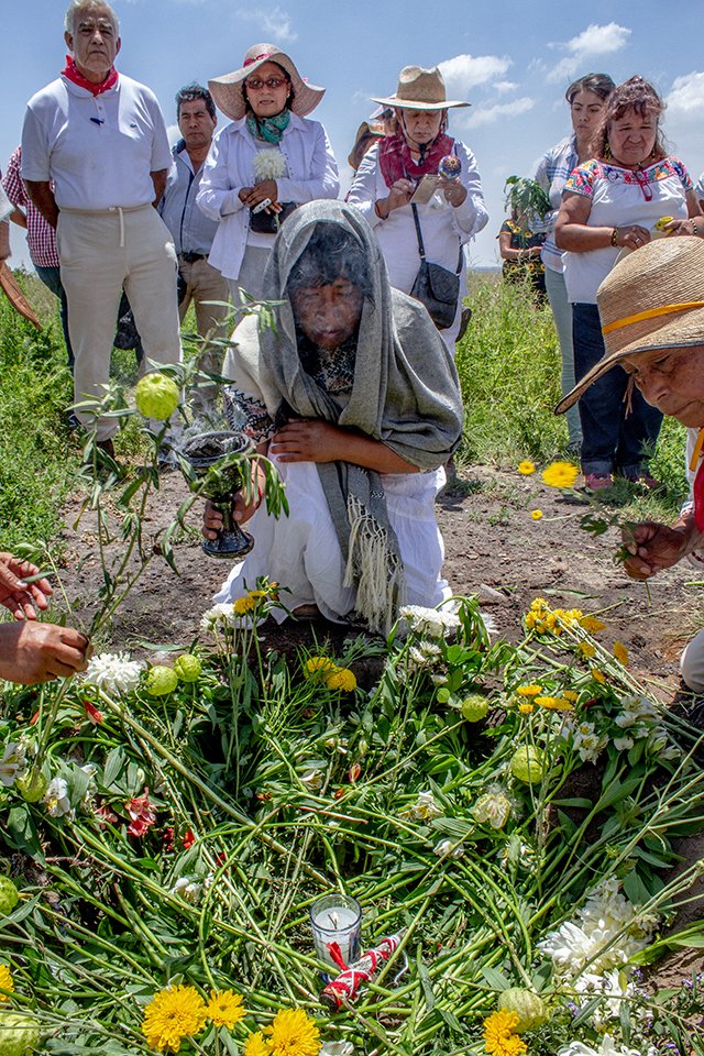 _YLNM's tweet image. #Emblematiccase: The #Atenco Community's successful struggle to protect the sacred #LakeTexcoco from mining &amp;amp; airport expansion shows how "movements around the world can create alternative narratives for a post-capitalist world."

#MondayMotivation 

truthout.org/articles/campa…