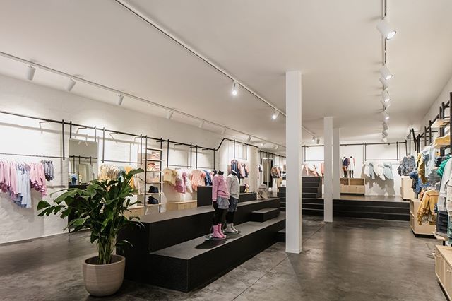 The Filou&amp;Friends shop in Kortrijk,our home town, got an update to the new concept.⠀
⠀
photo by @cafeine.be⠀
⠀
#concept #retailconcept #kortrijk #design #interiordesign #shopconcept #shop #retail #interiorarchitect #clothing bit.ly/2IjmMT9