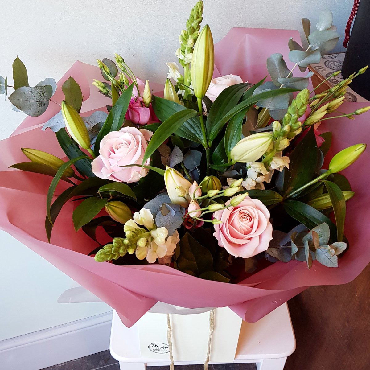 Happy Monday! VALENTINES WEEK❣
Open all day today and will be open late Tuesday - Thursday 😘
Still got delivery available for Valentine's day so get your order in! ❤ #Monton