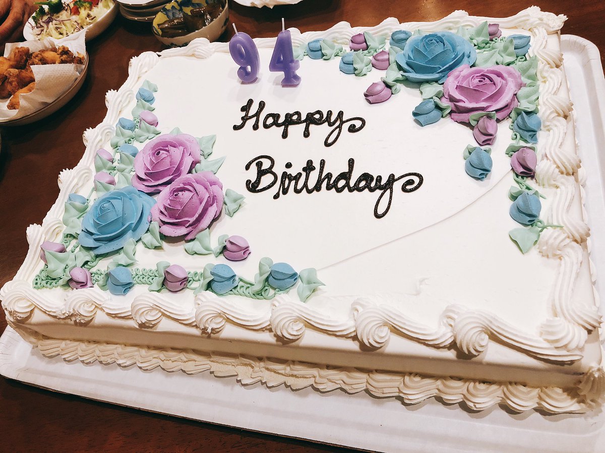 O Xrhsths はる お菓子垢 Sto Twitter 誕生日ケーキにコストコの巨大なケーキ 見た目のインパクトはいいけど食べきるのが大変な コストコケーキ 誕生日 おばあちゃん