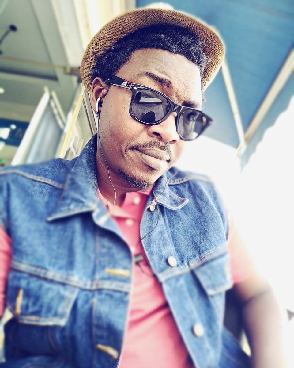 FlaTheRipper's tweet image. #B4 Saison 2 bouclée... @1dabeatz did an amazing job ,@karismatikdix keeps it so delicious,  @diss_crimination&apos;s artworks perfect , @aigleviews rising ,  #Ogbeatz &amp;amp; #elmef  gave it promotional push,@zik_sen distribute it well.#teamworkmakesthedreamwork #determination #success🙏