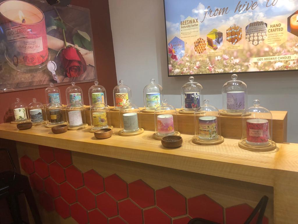 CarrollandChan's tweet image. Carroll&amp;amp;Chan made by hand &amp;amp; heart, sustainable luxury, 100% natural, fragrant beeswax candles &amp;amp; diffuser gifts, Asian scents of love now available at wonderful SM The Podium Mall Manila 3F 😍 #PodiumMall #fromhivetohome #ValentinesDay 💘🌈🐝🎁