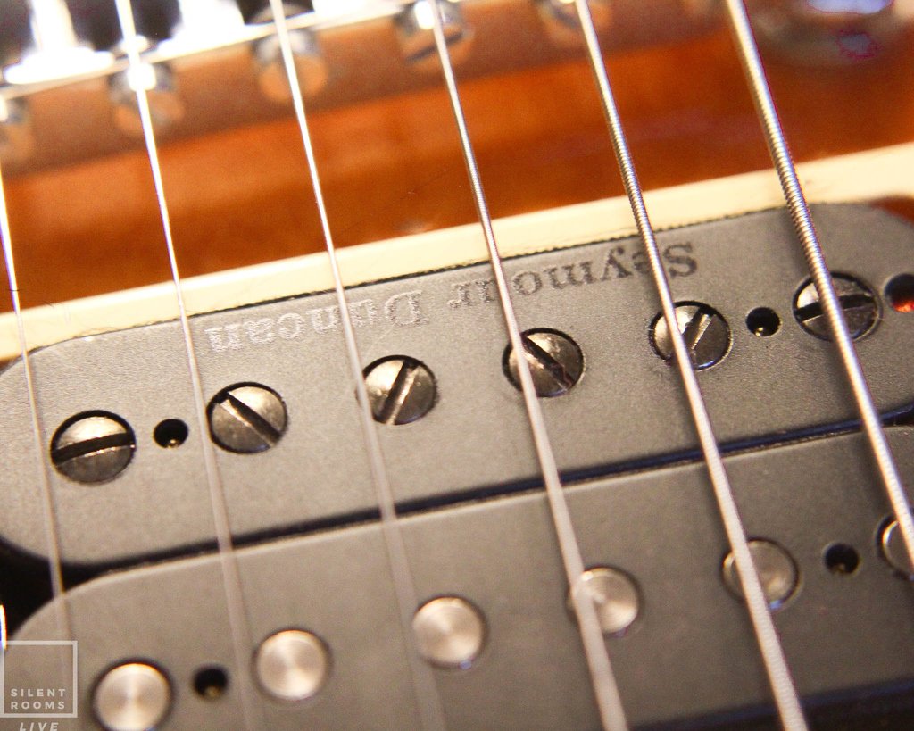 close up of <a href="/silentroomsaron/">SilentAron</a> #epiphone #lespaul with very sexy #seymourduncan pickups 

#guitar #gibson #lovemusic