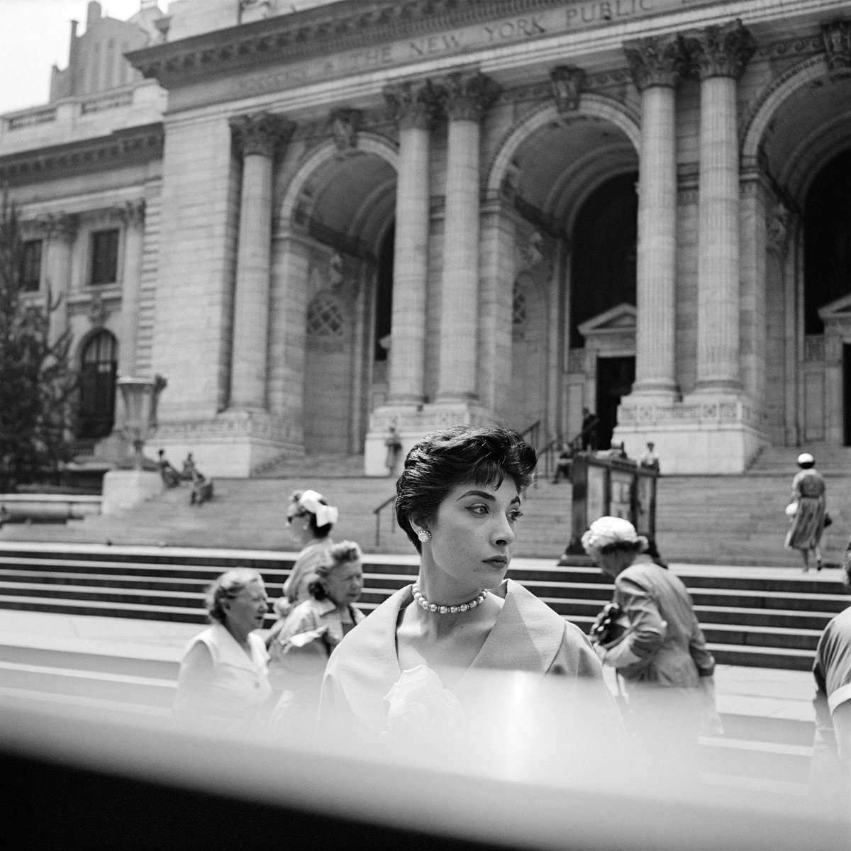 NeosLogos's tweet photo. Oltre 100 immagini della "bambinaia-fotografa" Vivien Maier in mostra al Castello Visconteo di Pavia, da non farsi scappare! 
#neoslogos #exhibitionoftheday #eventi #inaugurazioni #arte #cultura #pavia https://t.co/ebqn5wTpZz