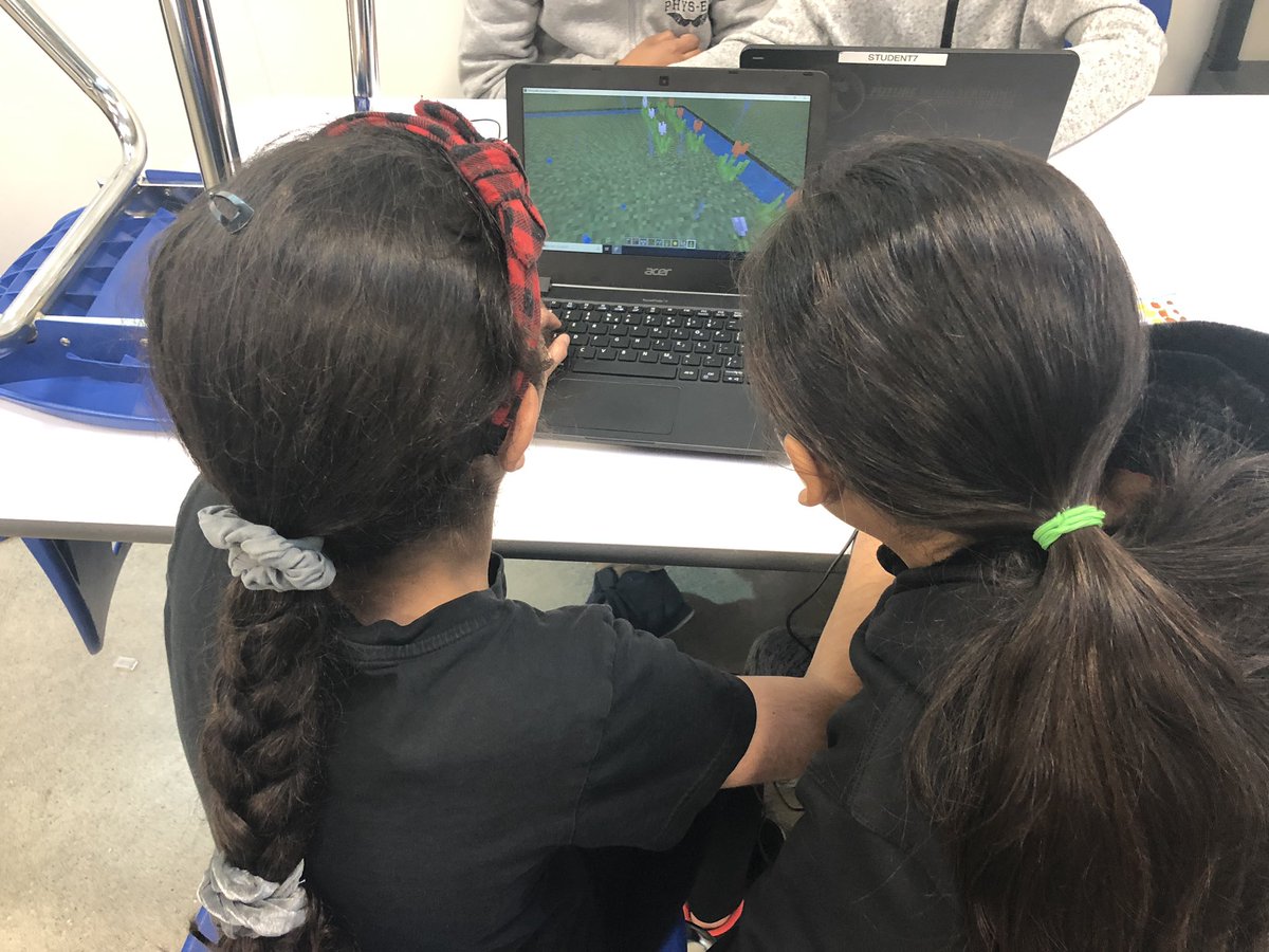 Decimal garden creation using MinecraftEDU. @HKoleszar <a href="/laurenvanherk/">Lauren van Herk (she/her)</a> <a href="/joeayala/">Joe Ayala</a> <a href="/MrScharerE/">Eric</a> #usdlearns <a href="/NoddinElem/">Noddin Elementary</a>