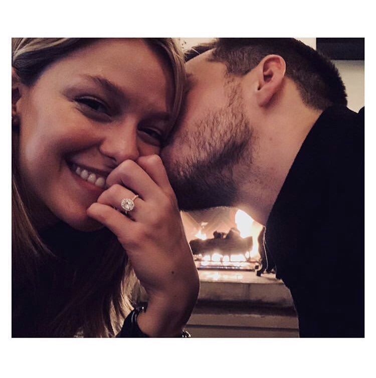 sgincorrect's tweet photo. Congratulations to these two cuties! I couldn’t be happier for them😭😍 https://t.co/fmCcuOsPi8