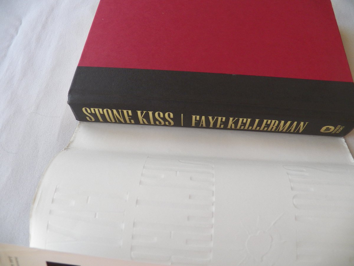 BookResquePlus's tweet image. Stone Kiss – Faye Kellerman 2002 HC DJ #novels #Kellerman #books #bookstores #usedbooks #BookResque ebay.com/itm/Stone-Kiss…