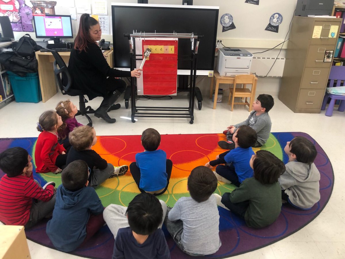 MsJackiesPrek's tweet photo. Having fun learning the letter “Gg” during our Fundations lesson! @CresskillBOE @janelleamato @CresskillMSHS https://t.co/LPQa3418va