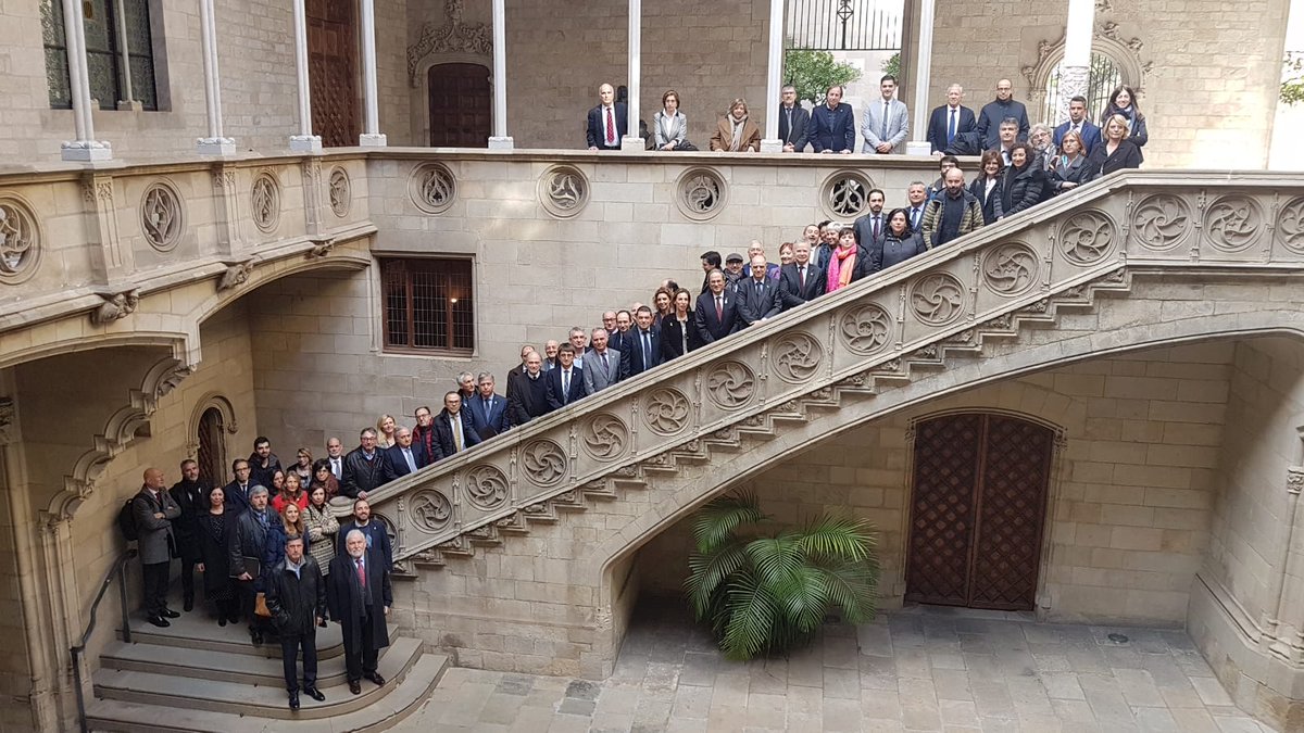 jpallaresm's tweet image. El coneixement no té fronteres i, per aquesta raó, el plenari del Pacte Nacional per a la Societat del Coneixement s&apos;ha constituït amb prop d&apos;un centenar de representants de l&apos;educació superior, la recerca, la innovació, l&apos;empresa i el teixit social.
Un honor coordinar el #PNSC
