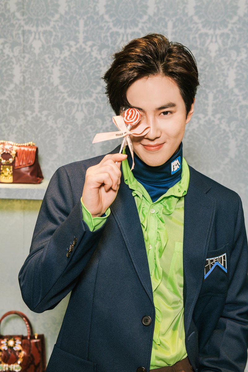 MIUMIUofficial's tweet image. Celebrity @EXO_suho_b attended a special event at the #MiuMiu Canton Road store to celebrate Valentine’s Day with VIP guests and influencers on February 11th 2019.

#MiuMiuCelebrities