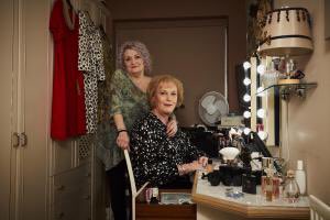 AlynWaterman's tweet image. "The Making of Me"Tonight 10pm @Channel4 @JudeEdginton @TylerMakeup @alynstudio @BanijayUK #transgender #makeup #hair