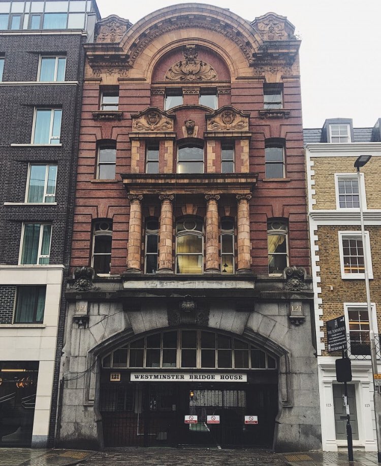 SenseMacabrePod's tweet image. Here is what remains of the London Necropolis Railway Station at 121 Westminster Bridge Road.