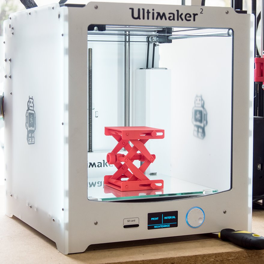 MatterHackers's tweet image. For accurate, reliable desktop #3Dprinting, check out Ultimaker. Excellent #extrusion, #autoleveling, and swappable #printcores give you the power to #3dprint anything. (Design by Intentional3D) See all the Ultimaker machines here: matterhackers.com/store/c/Ultima…