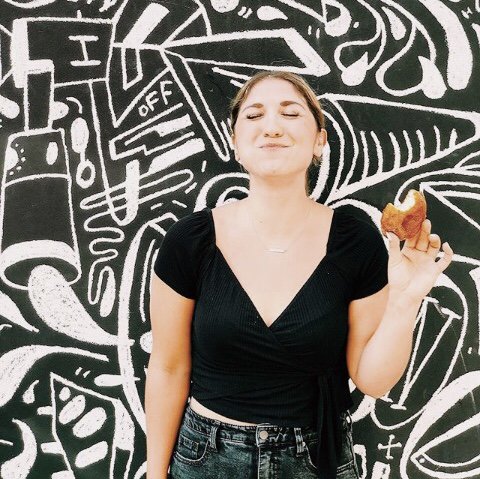 The feeling you get when you start your week off with #Gourdoughs. Us too, @withshayda, us too. (📸: <a href="/shelbysorrel/">shelby sorrel</a>) #happy #sparksjoy