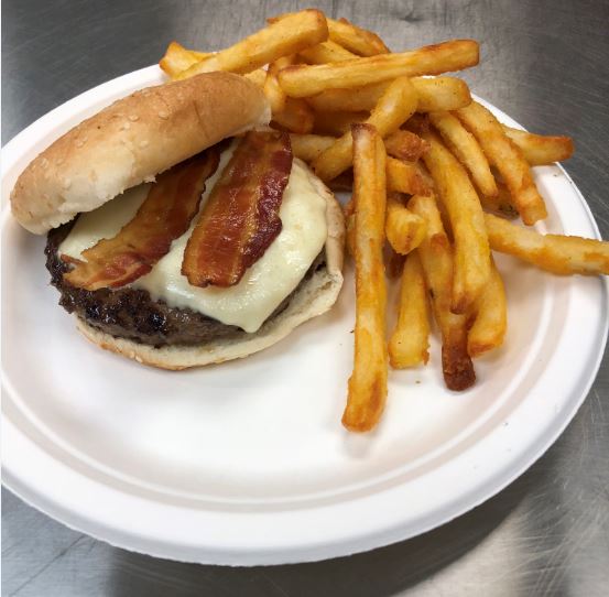 EmHorizonsInc's tweet photo. Thank you so much to everyone who came out to participate in our fundraiser with Zinburger! We raised around $700, and we couldn't have done it without you. #zinburger #burger #fundraiser #donate #food #drinks #peoplewithdisabilities #work #letusworkforyou #ichoosework #employ https://t.co/JRZNIvDRJ8