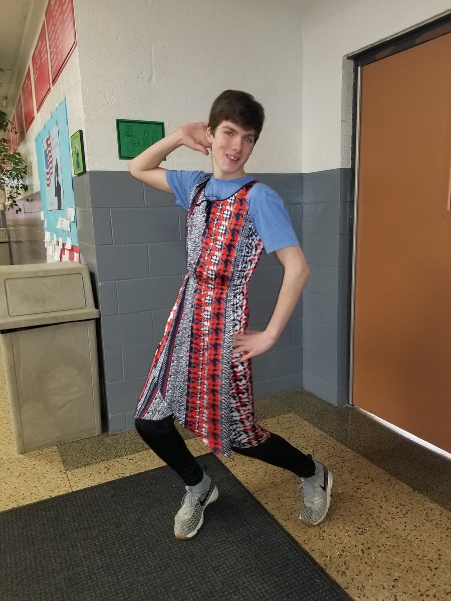 MsJacobi93's tweet photo. Sometimes you've just gotta do what it takes to make the best propaganda commercial possible! #13succeeds https://t.co/aCFtV3LYlc