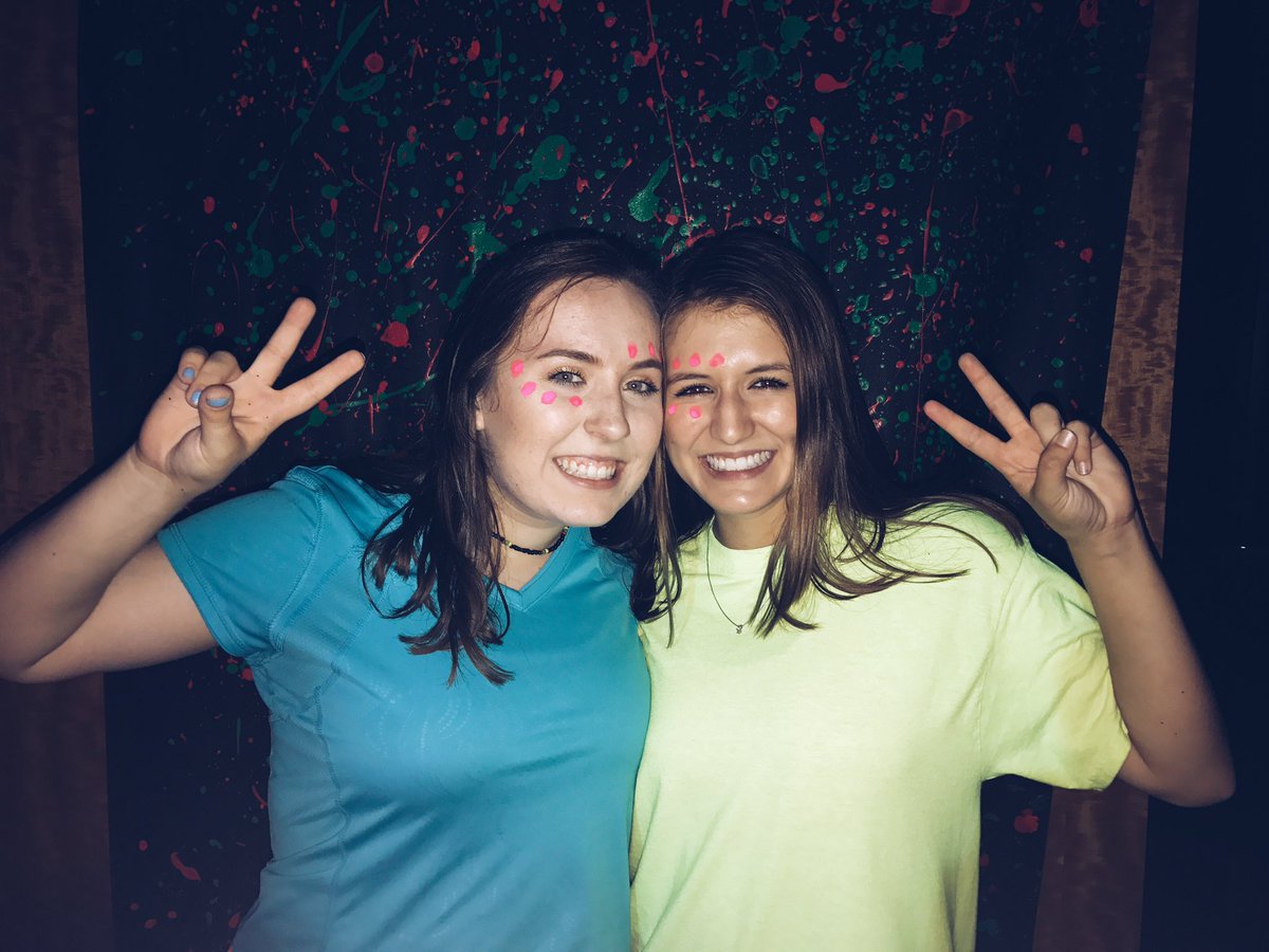 bekahhh_143's tweet photo. happy birthday to @Sam__bax you are just the most beautiful and funny and loving and I love you SO MUCH!!!! so blessed by you in my life have the BEST DAY 🥰❤️💙🥳 https://t.co/hyv7bMIeDN