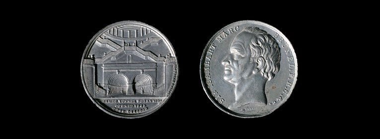 30 minutes before we hear @SpoonsOnTrays speak about <a href="/sciencemuseum/">Science Museum</a> medallic collection.  We can’t wait!