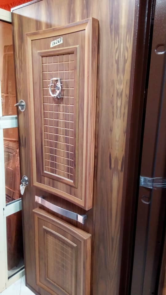 DoorsNice's tweet image. They're special doors
The frames are adjustable
They're armored 
They're also called luxury doors
they vary in fits (3fit, 4fit, 5fit)
contact for order: 08022410305
via WhatsApp: 07038422483