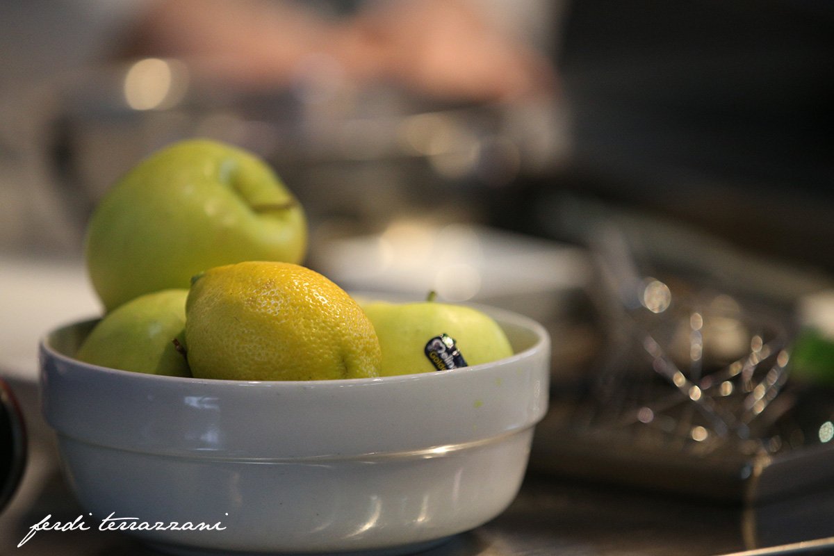FieraCucinare's tweet image. Ospite in Arean Crédit Agricole FriulAdria Roberta Bernardinis, giovanissima pasticcera del ristorante stellato La Primula di San Quirino, con il suo "Illusione di Strudel di Mele". 
È stata accompagnata sul palco dallo chef Andrea Canton (1 Stella Michelin)

#cucinare2019