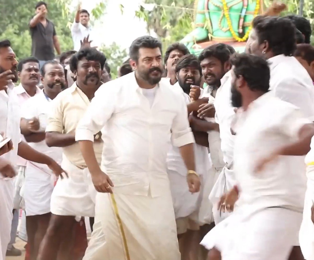 galattadotcom's tweet image. A splendid 8-mins long making video from #Viswasam team - youtu.be/l4FaNpyItFQ.

Shows the hard-work the entire team has put in during the filming, and the hard-work has resulted in a huge box-office success.

#ViswasamMakingVideo #Thala #Ajith