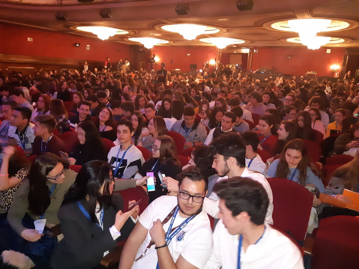 ManuelCMU's tweet photo. El sábado arrancamos #GeneraciónESIC 2019 con más de 800 alumnos y las mejores marcas y ponentes en Madrid. 
Dani de @Tesla, @V_Coello de @pixelandpixel, @Alexdelariva de @Primark @Sertxu de @PlayStationES y Daniela @goiko de @GoikoGrill 

@ESICEducation 💪🏼💪🏼 https://t.co/074pXbzBcz