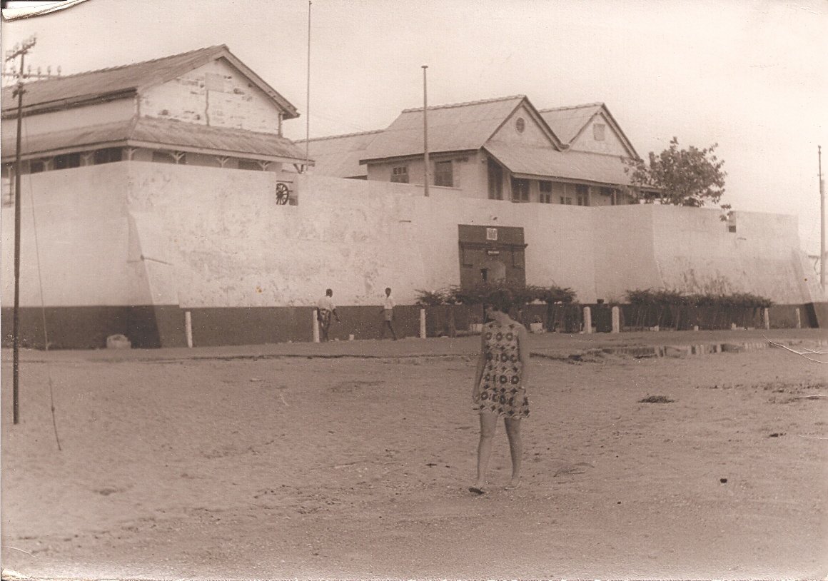 EveawoHistory's tweet photo. Fort Prinzenstein in Keta in 1970. Built by the Danes in 1784. The fort was used as a dungeon to transport slaves to the Caribbean. It was used for that purpose up until 1803. In 1850 the Fort and the rest of the Danish Gold Coast was sold... https://t.co/zF9H2KyDdi