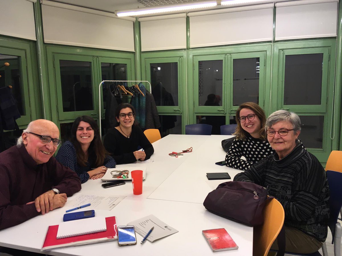 Casaorlandai's tweet photo. A banda de revisar el Pla d'acció de gènere, la #ComiFem acorda:
1⃣Preparar una acció conjunta amb les entitats de la Casa pel #8març
2⃣Fer una cerca sobre estudis que relacionin música i gènere
3⃣Trobar-se amb els moviments #feministes del barri en motiu #8març
#febrerdelescomis https://t.co/LoCzNOGUWM