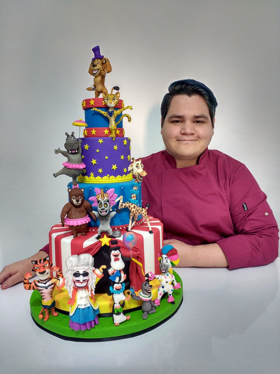 WonderCakesCa's tweet photo. Amigos que les parece está decoración que hice de Madagascar 3 😃
El pastel lo decore en Fondant y las figuras las elabore a mano sin uso de moldes en masa comestible.
Si te gustó comparte la publicación y no olvides seguirme acá en Twitter, Facebook y Intagram❤ https://t.co/cpVifBtQPX