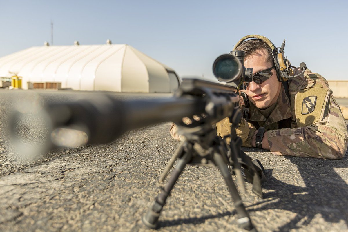 CENTCOM's tweet photo. A @USArmy infantryman assigned to 155th Armored Brigade Combat Team, @KansasGuard performs dry fire drills Camp Buehring, Kuwait, Jan. 29, 2019. @usarmycentral https://t.co/DMm7kuxvB1