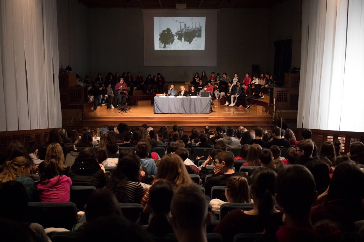 Questa mattina l’abbiamo dedicata al Giorno del #Ricordo per richiamare alla memoria i martiri delle #foibe e l’esodo dei profughi giuliani, istriani e dalmati, davanti ai ragazzi delle scuole. Momenti fondamentali per non dimenticare e trasmettere un senso profondo di #Umanità