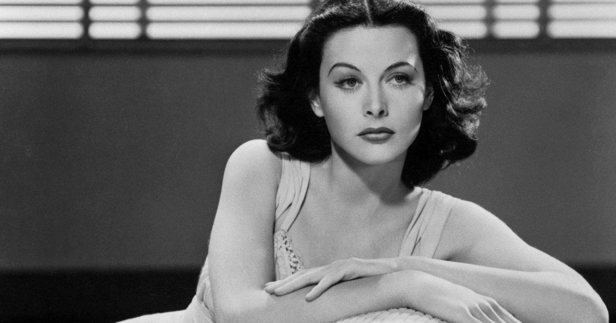 VodafoneGroup's tweet photo. Superwomen of STEM: Hedy Lamarr was a Hollywood movie star, but did you know she invented a system to guide torpedoes underwater so they were undetectable? It led to modern Wi-Fi and mobile phone networks https://t.co/0nGsHgGB3s #STEM #pioneers #WomeninScience #WomeninSTEM https://t.co/WzgzYQHLfj